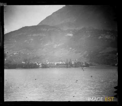 Duingt au bord du lac d'Annecy (Duingt)